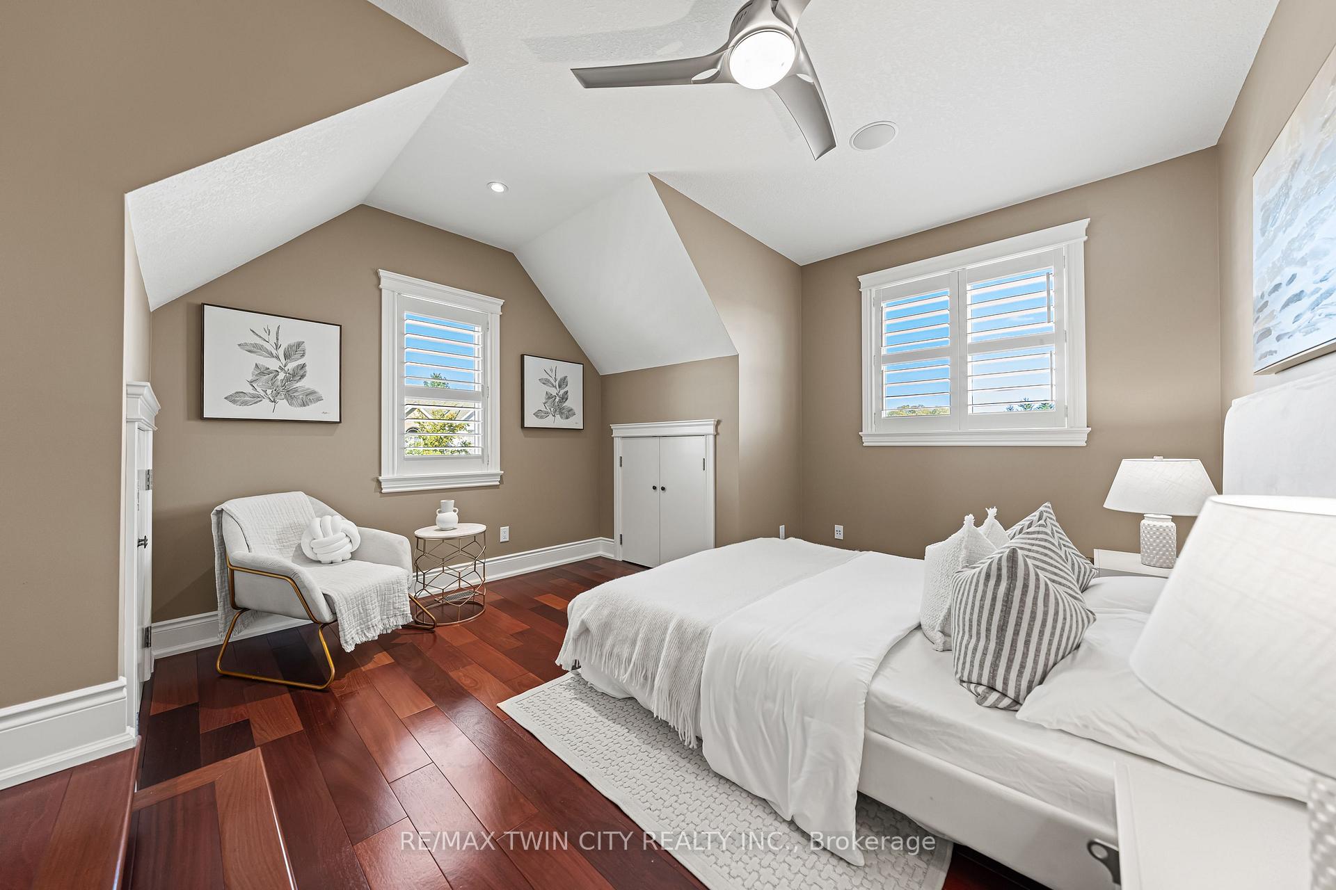 Photo 31 of 541 Falconridge Crescent, Kitchener — HOMEH