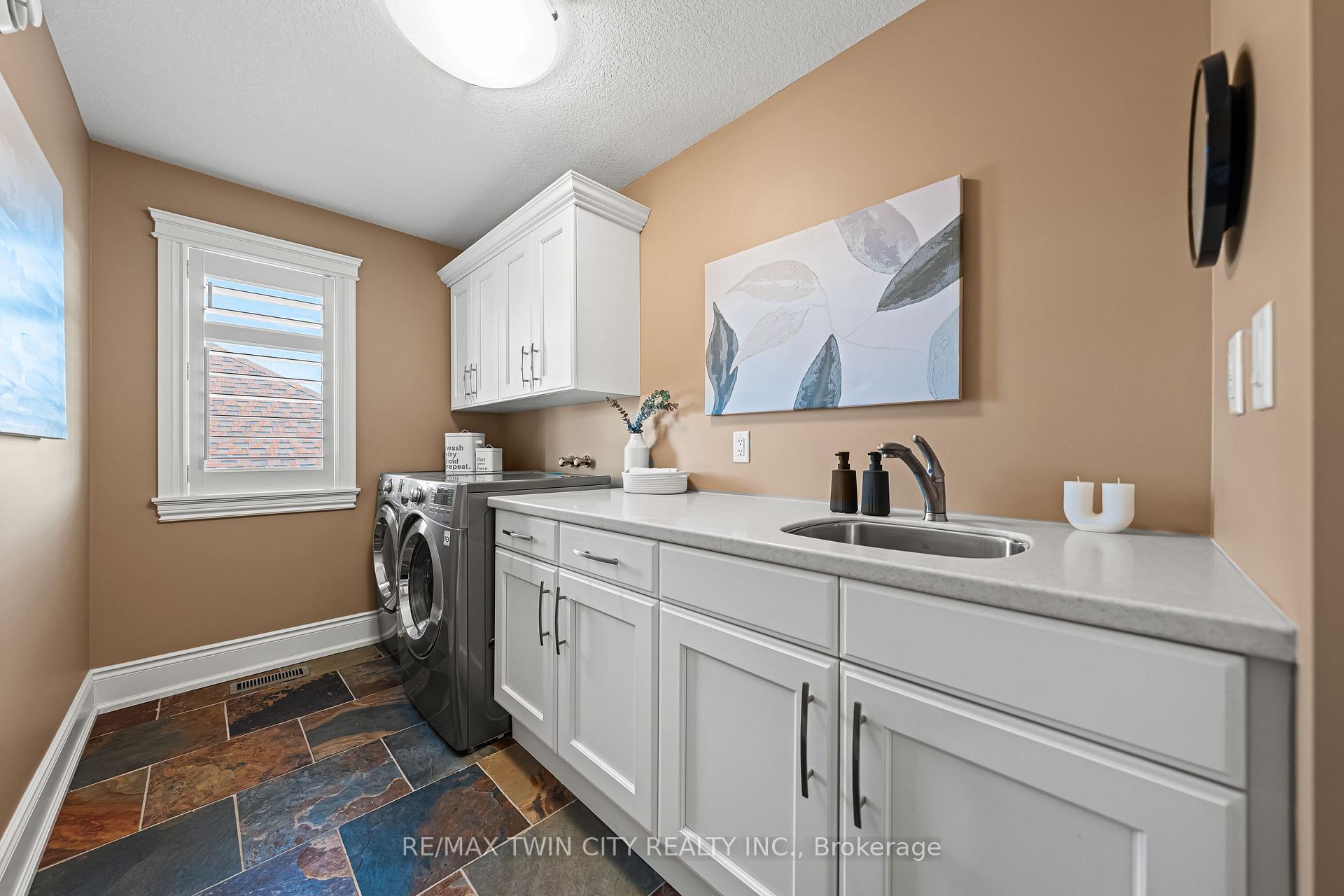 Photo 37 of 541 Falconridge Crescent, Kitchener — HOMEH