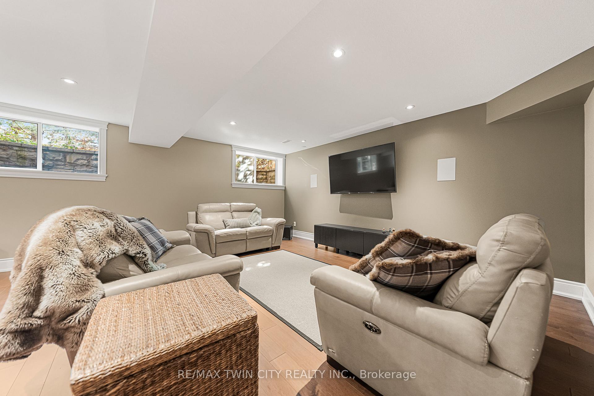 Photo 39 of 541 Falconridge Crescent, Kitchener — HOMEH