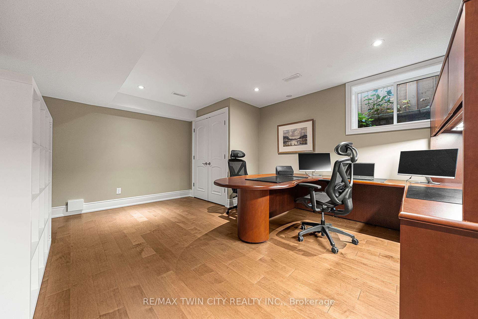 Photo 42 of 541 Falconridge Crescent, Kitchener — HOMEH