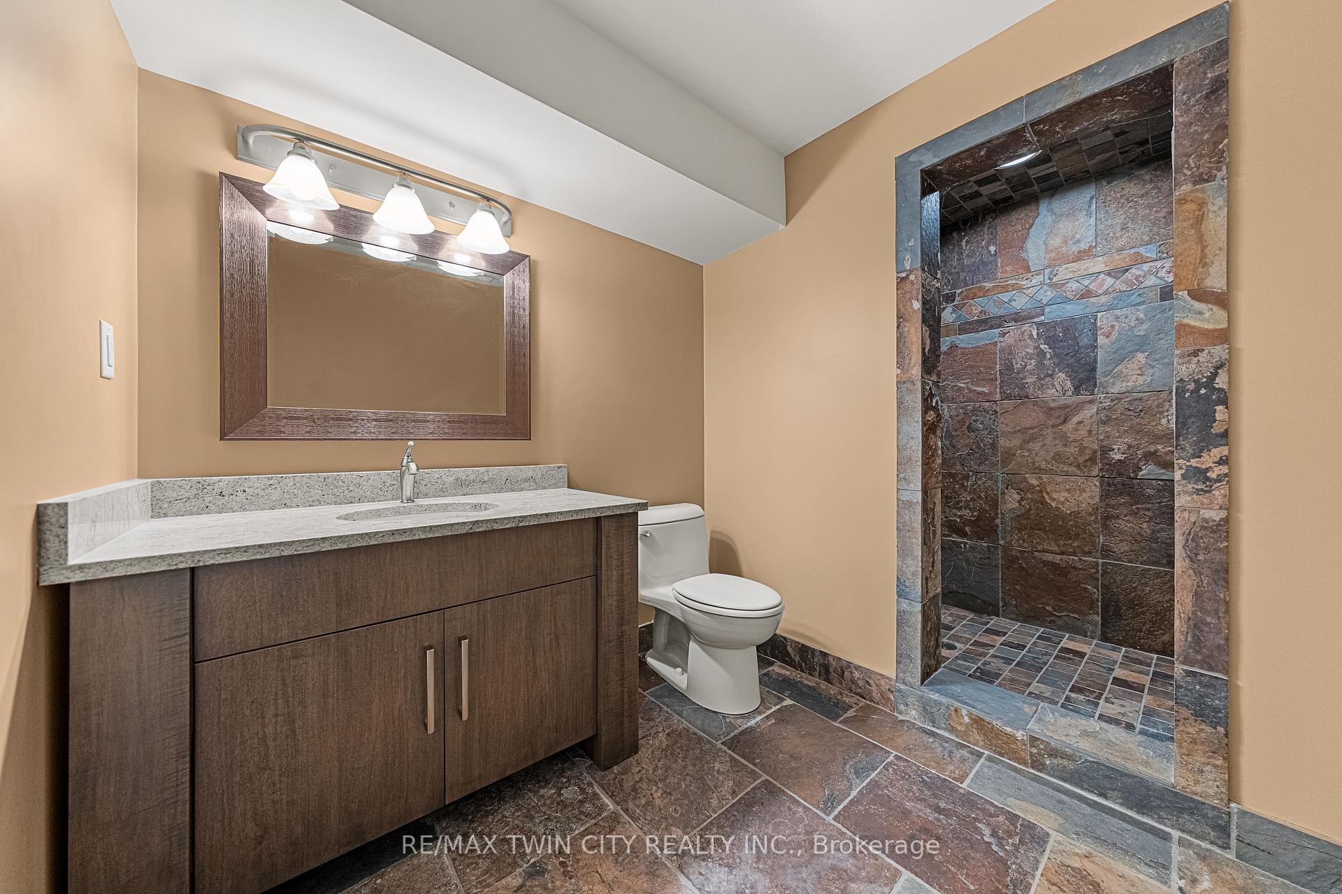 Photo 44 of 541 Falconridge Crescent, Kitchener — HOMEH