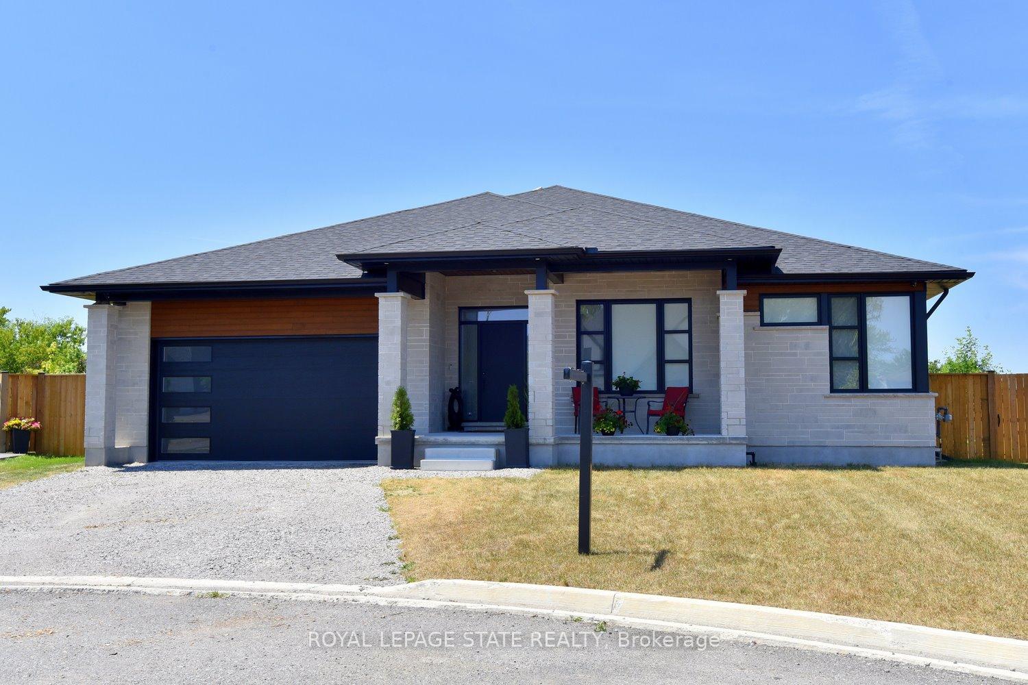 Front of 3642 Vosburgh Place