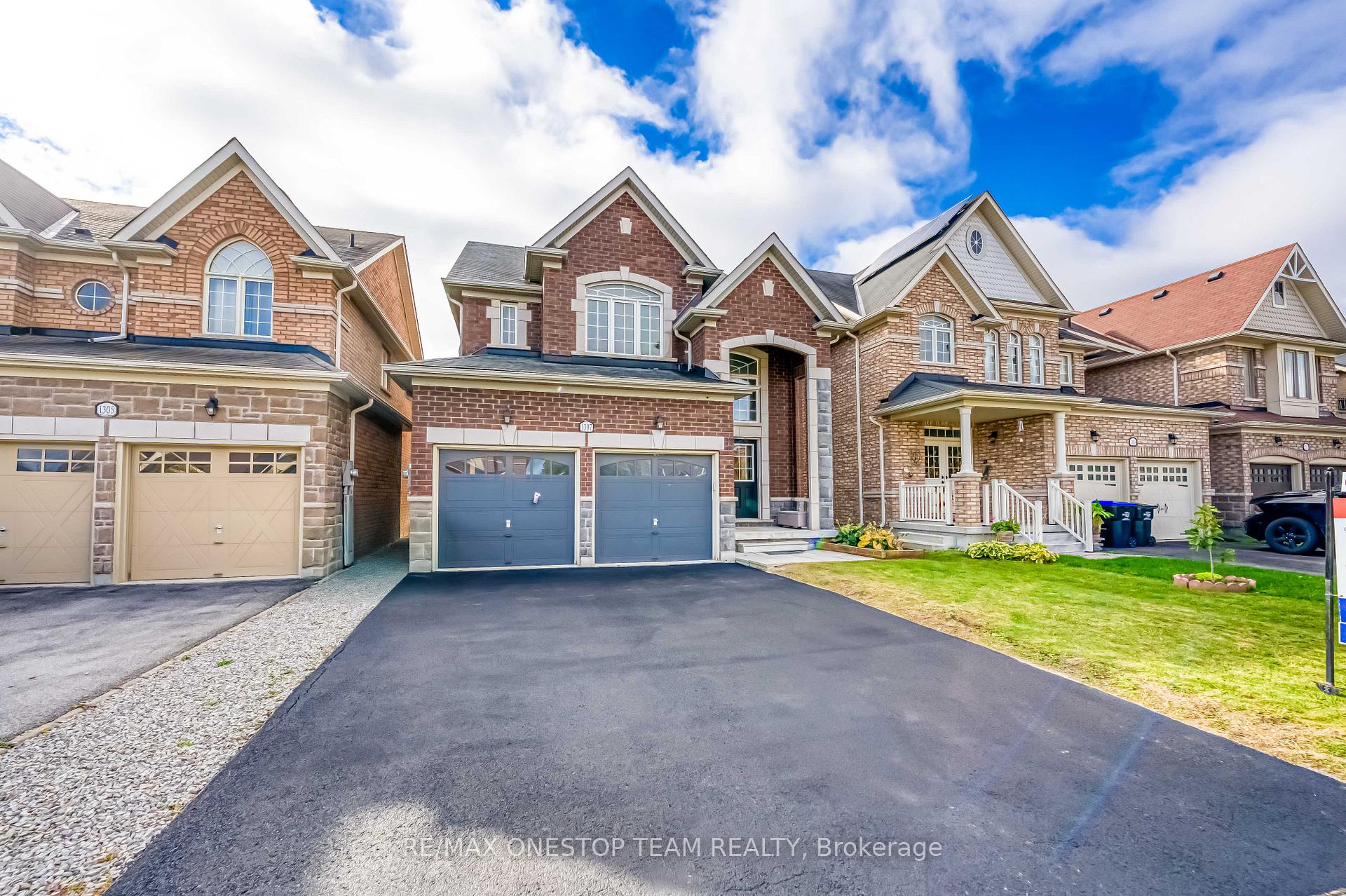 Photo 2 of 1307 Hunter Street, Innisfil, Alcona — HOMEH