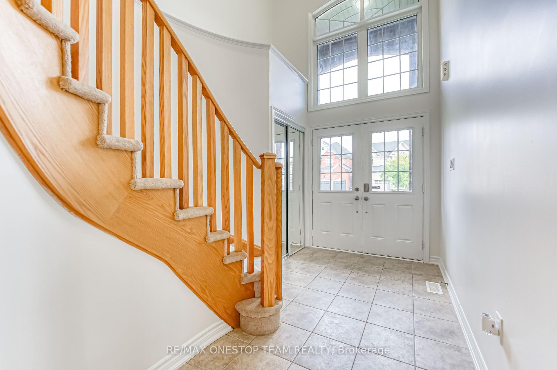Photo 4 of 1307 Hunter Street, Innisfil, Alcona — HOMEH