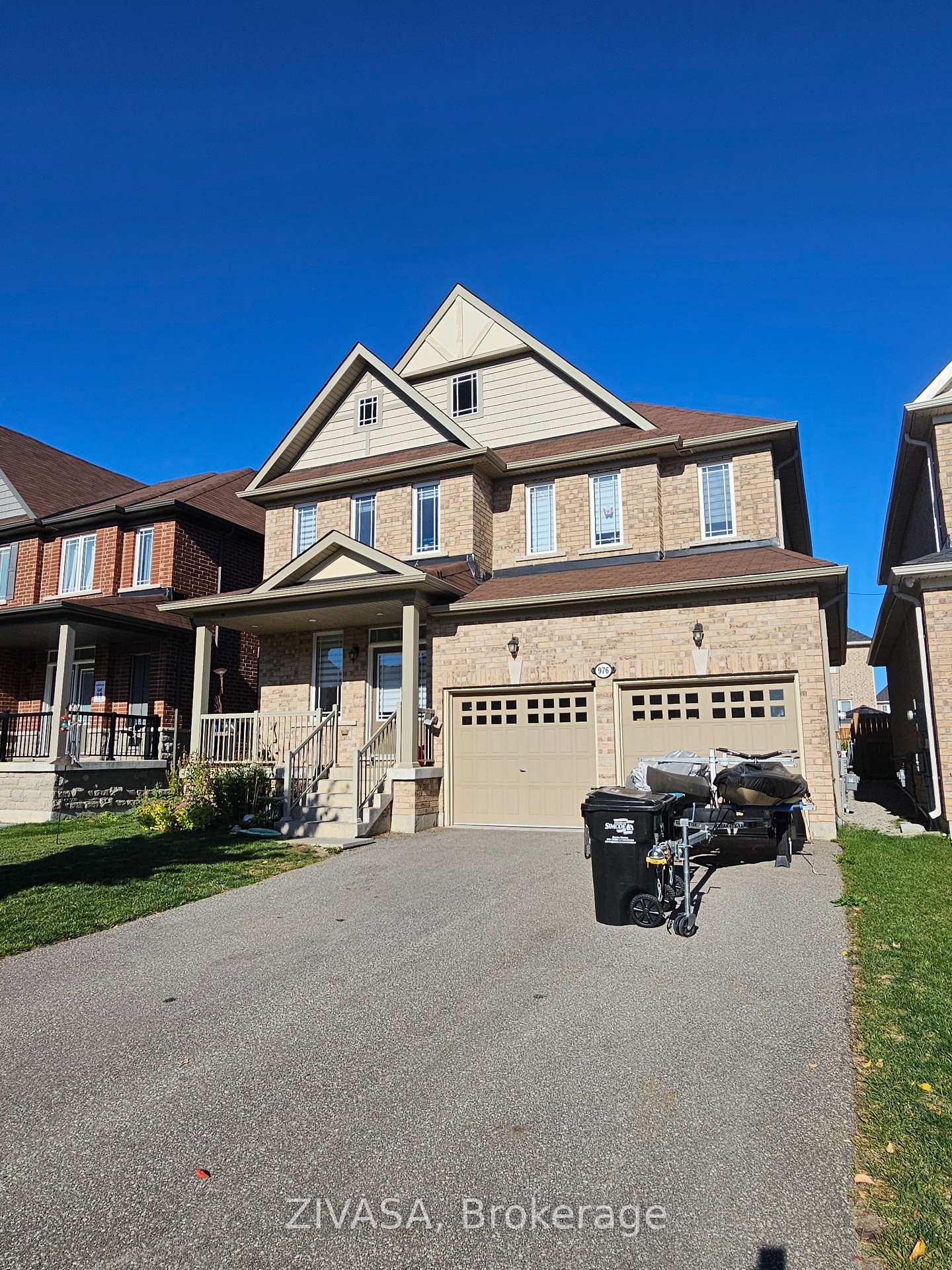 Front of 976 Green Street