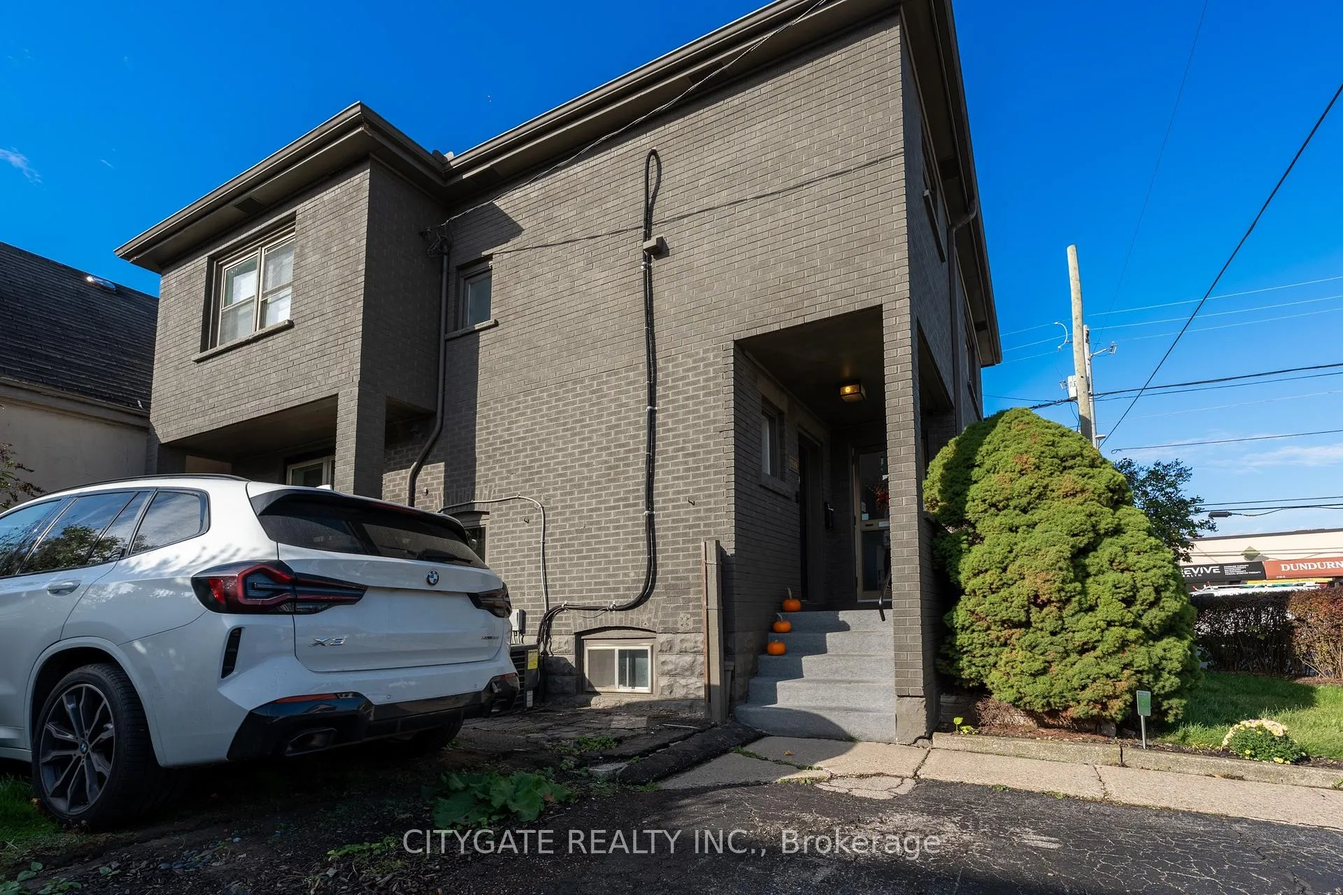Photo 2 of Unit 2, 209 Homewood Avenue, Hamilton, Kirkendall — HOMEH