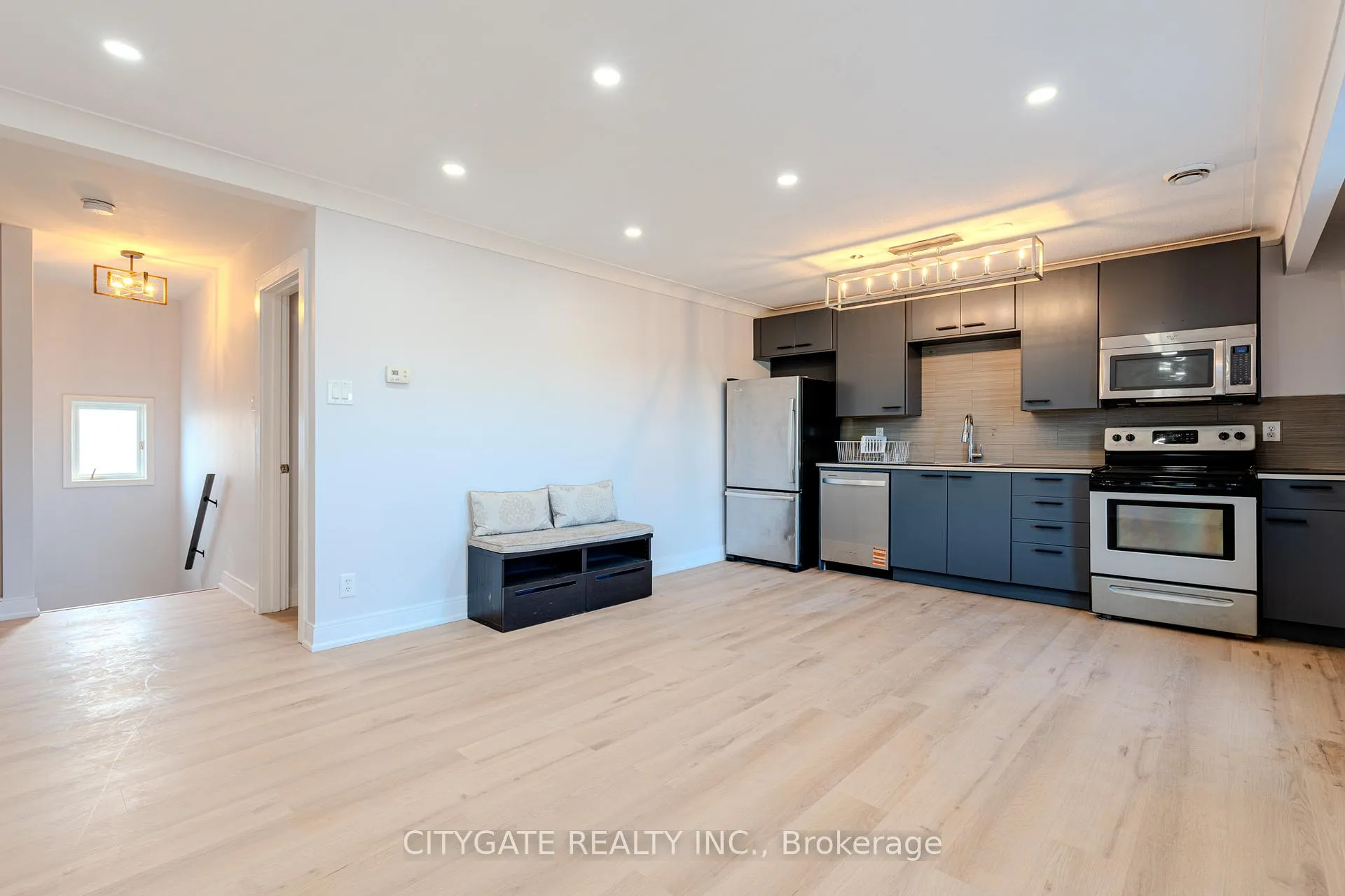 Photo 8 of Unit 2, 209 Homewood Avenue, Hamilton, Kirkendall — HOMEH