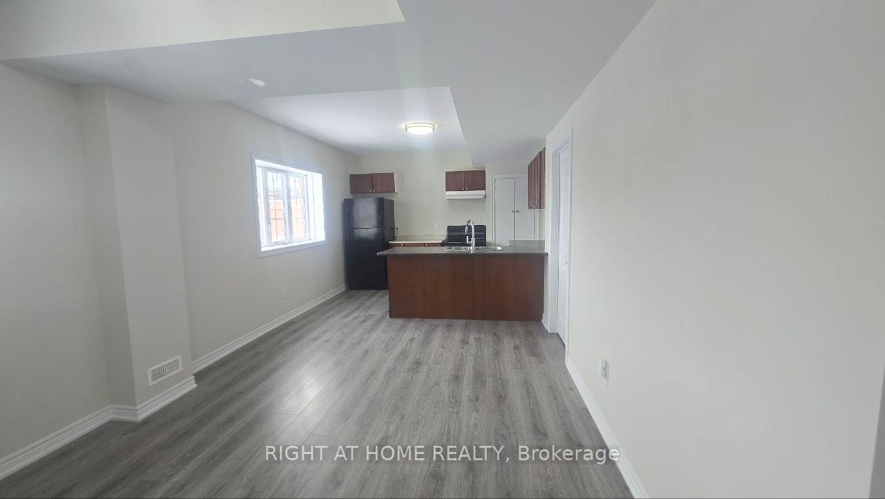 Photo 2 of Unit Basement, 1355 Bardeau Street, Innisfil, Lefroy — HOMEH