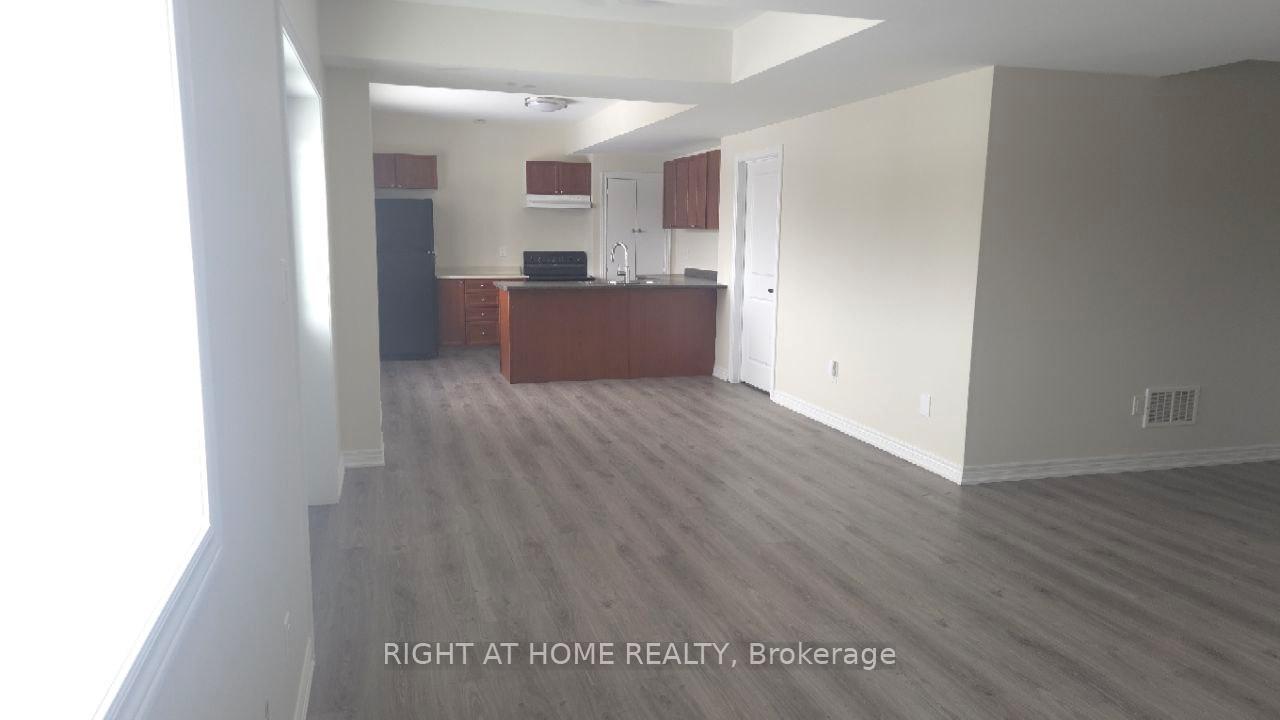 Photo 4 of Unit Basement, 1355 Bardeau Street, Innisfil, Lefroy — HOMEH