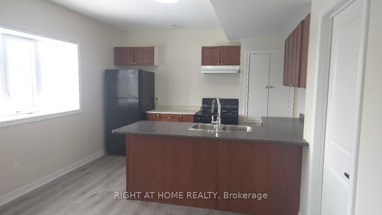 Photo 5 of Unit Basement, 1355 Bardeau Street, Innisfil, Lefroy — HOMEH