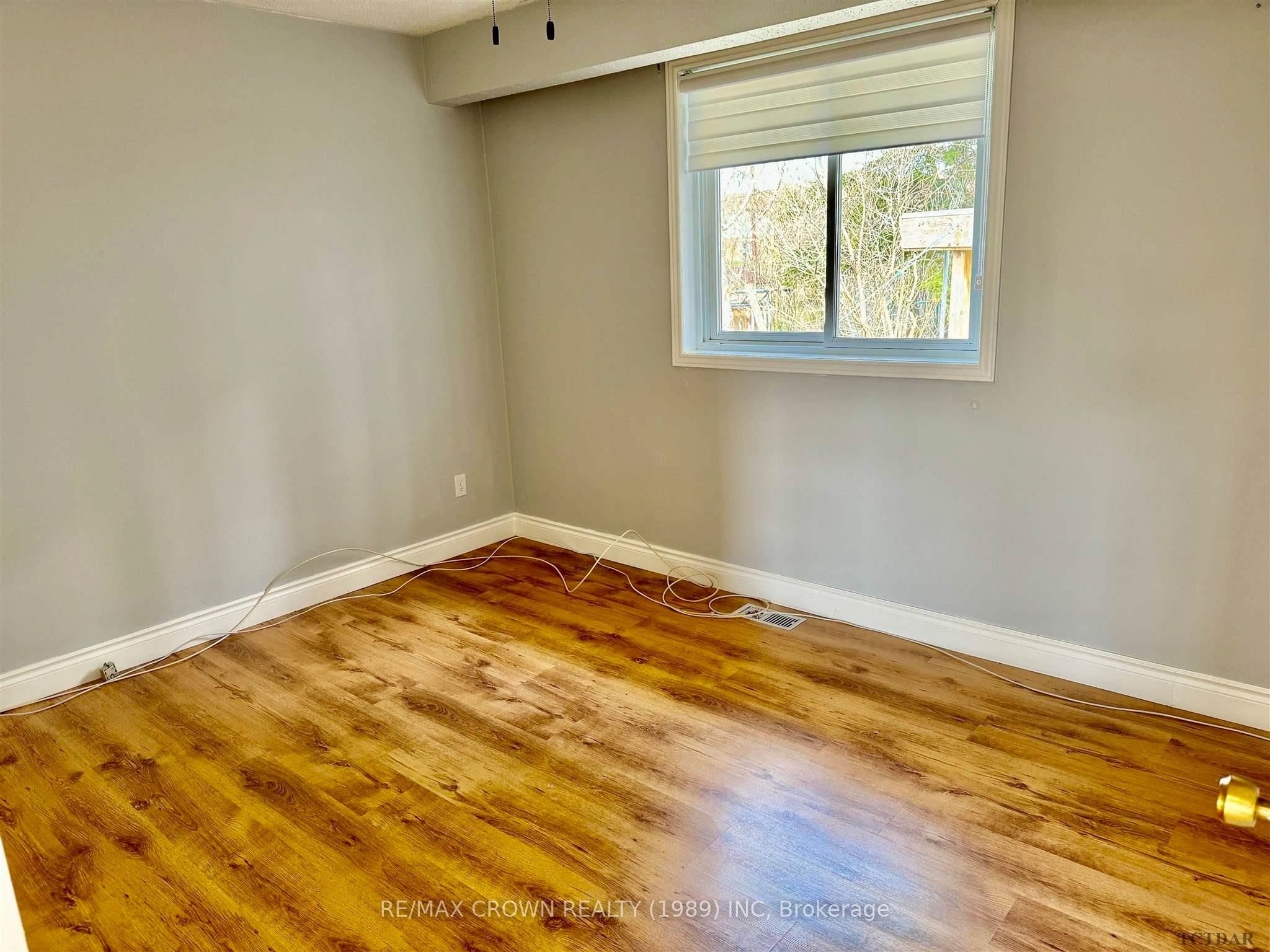 Photo 13 of 19 Albany Street, Kapuskasing — HOMEH