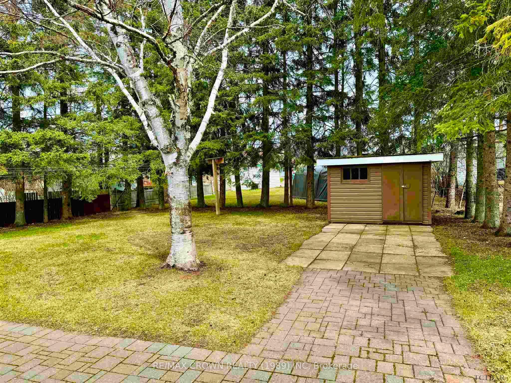 Photo 46 of 19 Albany Street, Kapuskasing — HOMEH