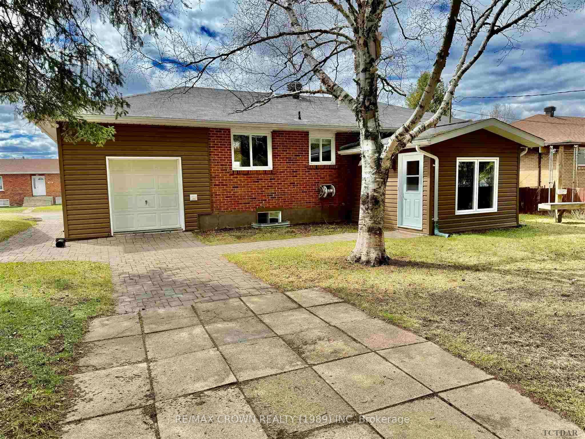 Photo 50 of 19 Albany Street, Kapuskasing — HOMEH