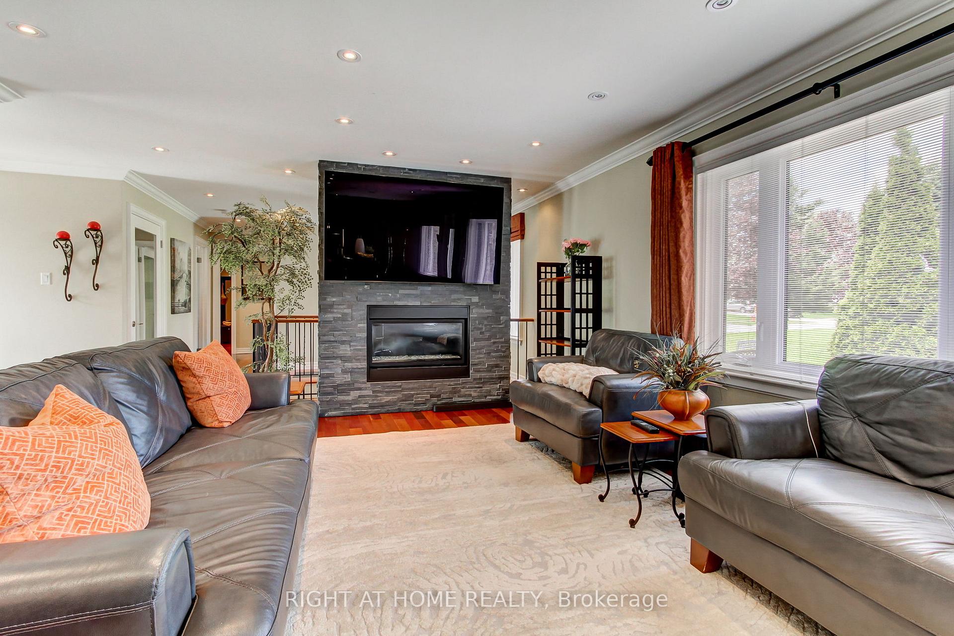 Photo 7 of 2706 Shering Crescent, Innisfil, Stroud — HOMEH