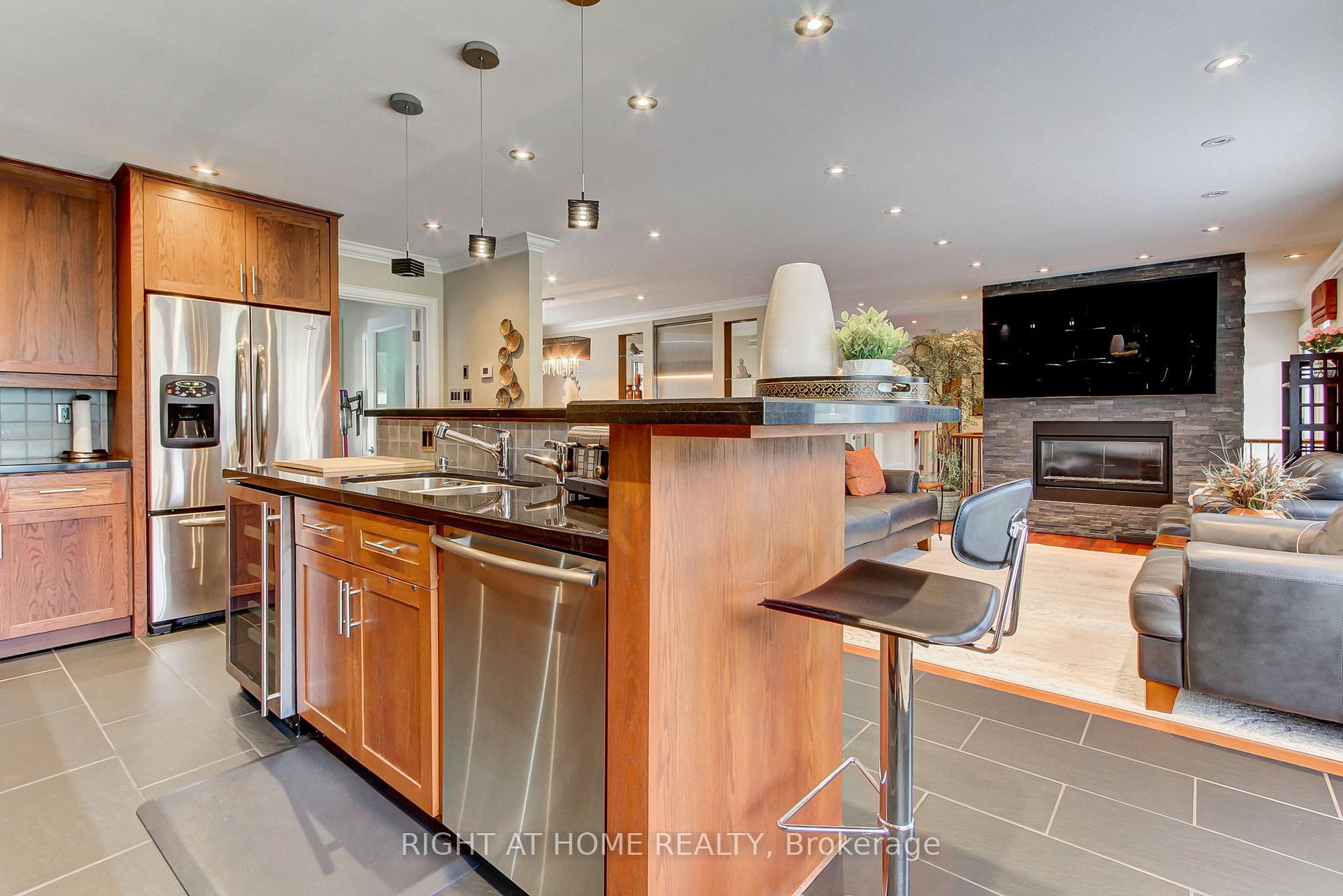 Photo 13 of 2706 Shering Crescent, Innisfil, Stroud — HOMEH