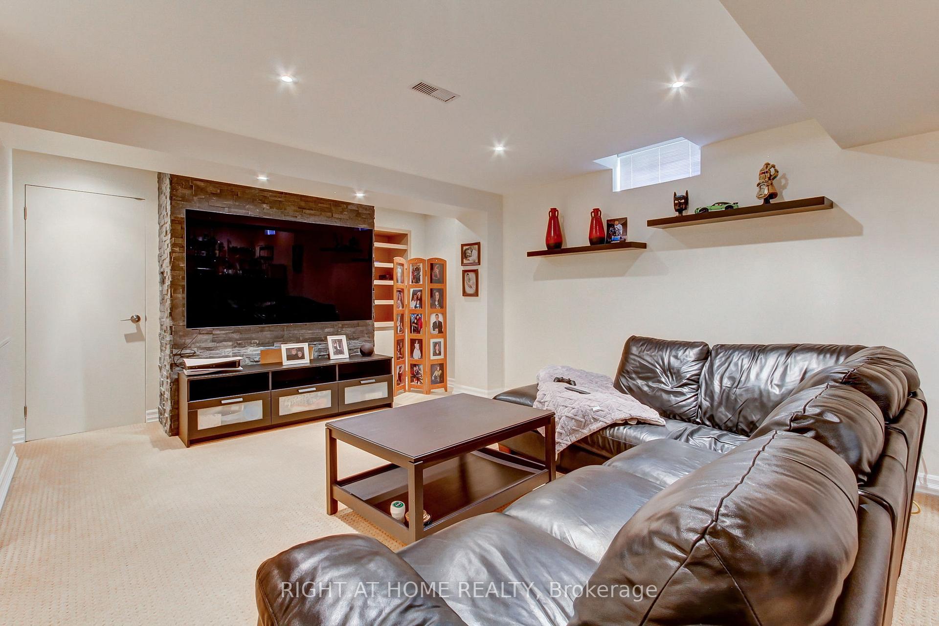 Photo 23 of 2706 Shering Crescent, Innisfil, Stroud — HOMEH