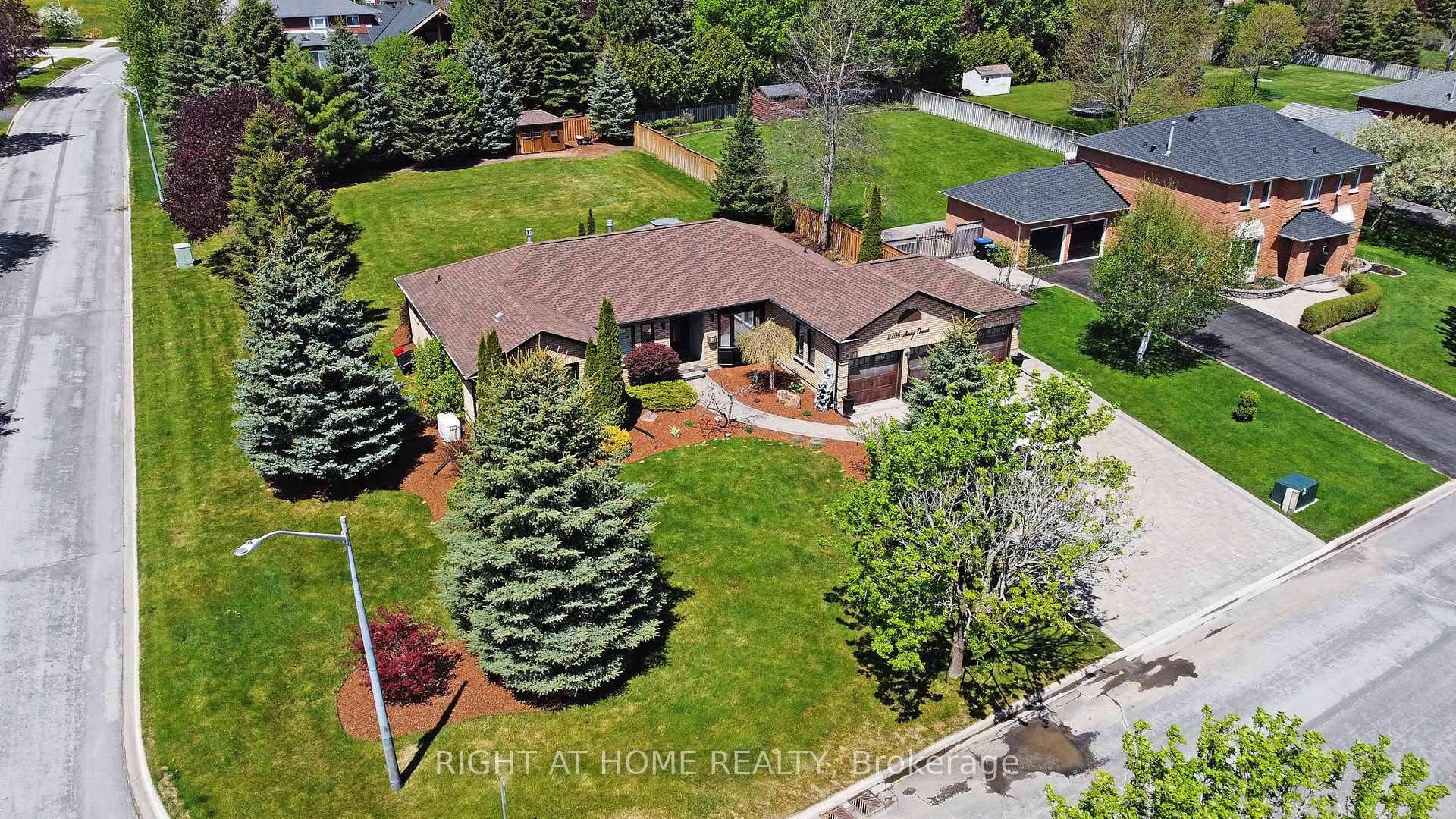 Photo 32 of 2706 Shering Crescent, Innisfil, Stroud — HOMEH
