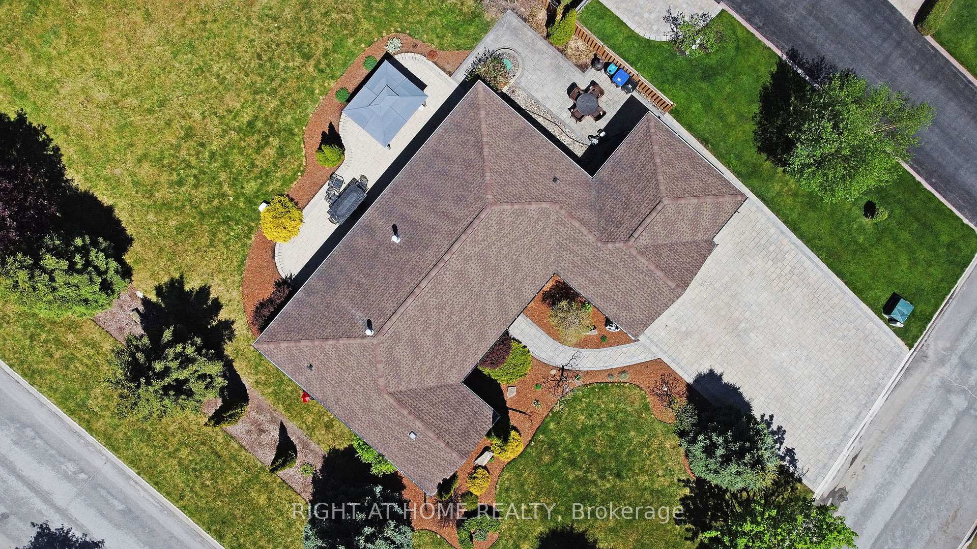 Photo 40 of 2706 Shering Crescent, Innisfil, Stroud — HOMEH