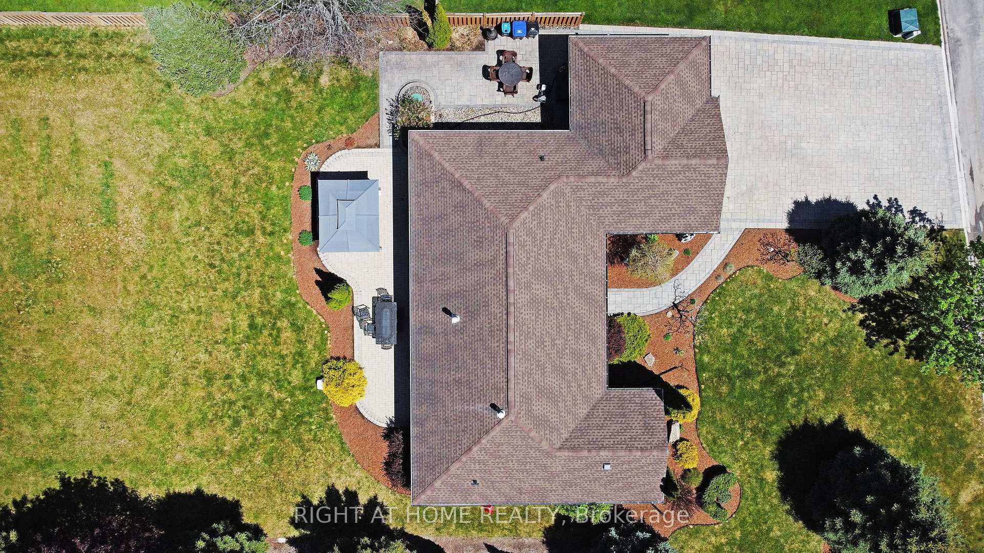 Photo 41 of 2706 Shering Crescent, Innisfil, Stroud — HOMEH