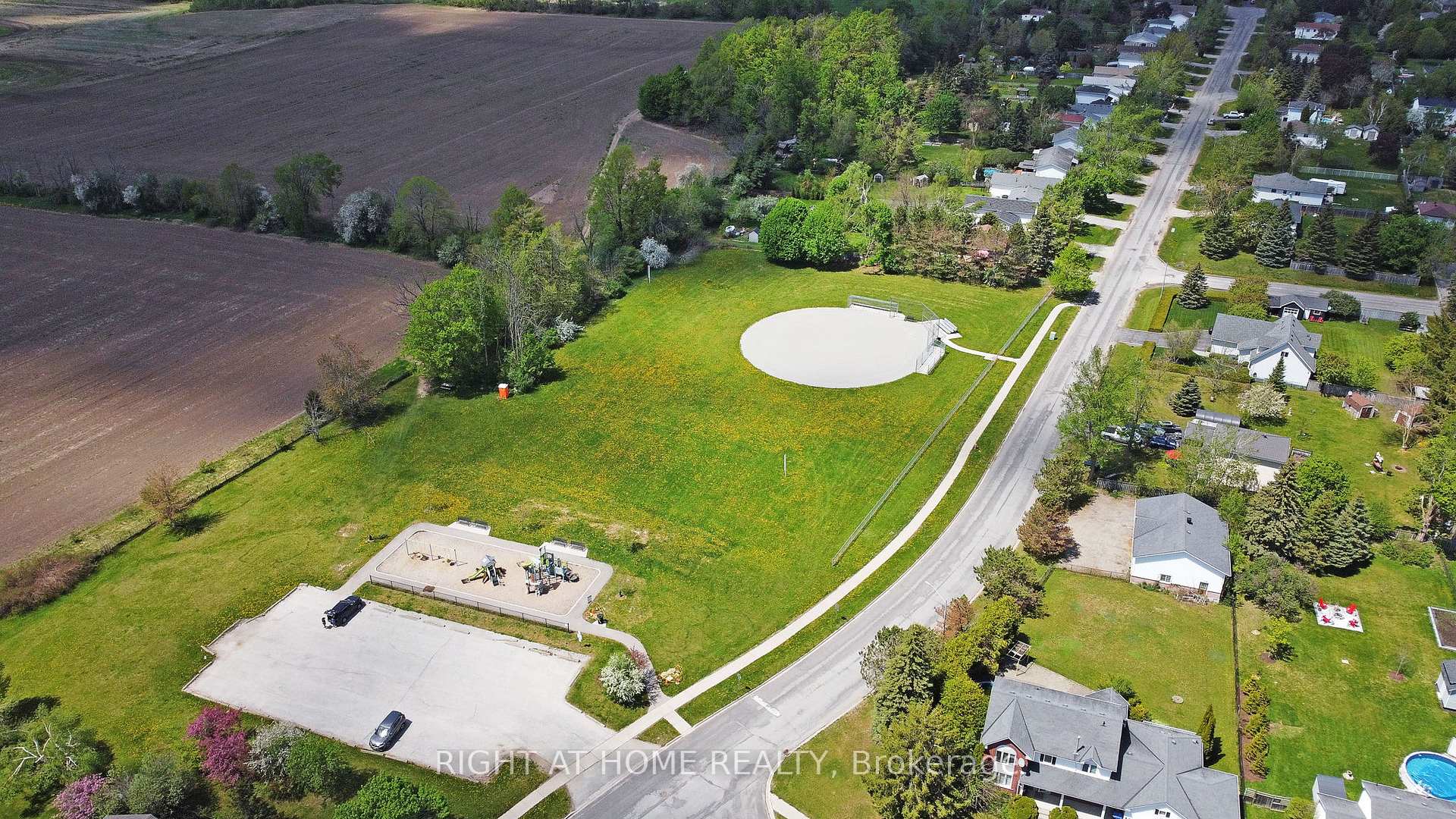 Photo 48 of 2706 Shering Crescent, Innisfil, Stroud — HOMEH