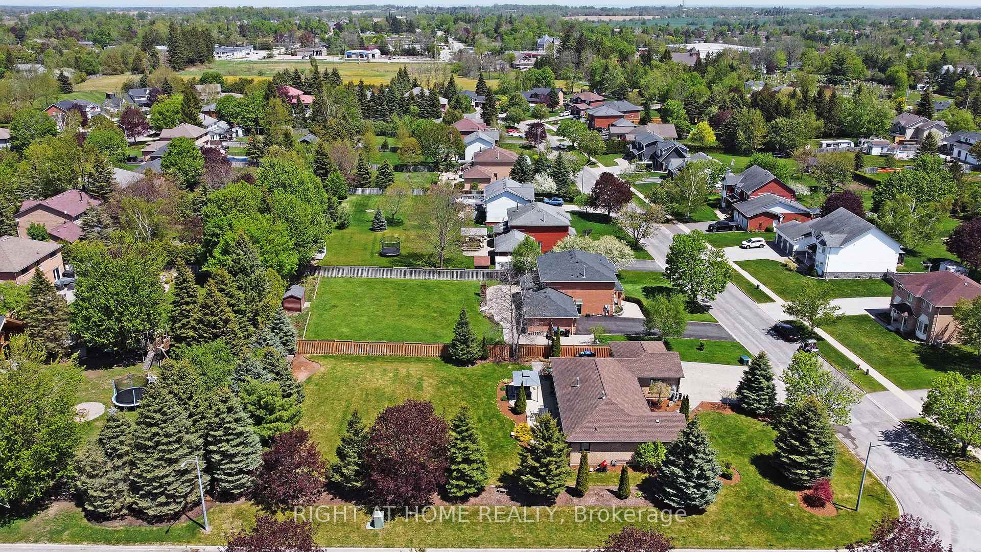 Photo 50 of 2706 Shering Crescent, Innisfil, Stroud — HOMEH