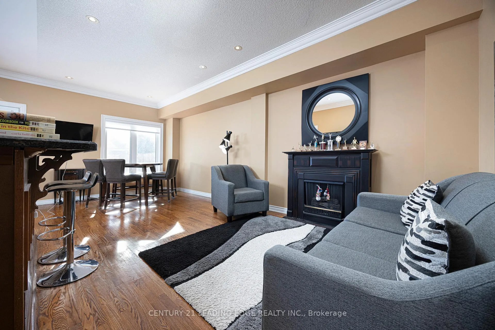 Photo 8 of 29 Bullock Drive, Markham, Old Markham Village — HOMEH