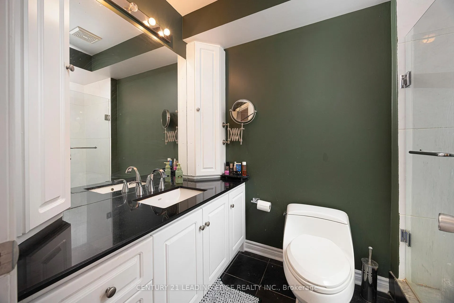 Photo 16 of 29 Bullock Drive, Markham, Old Markham Village — HOMEH