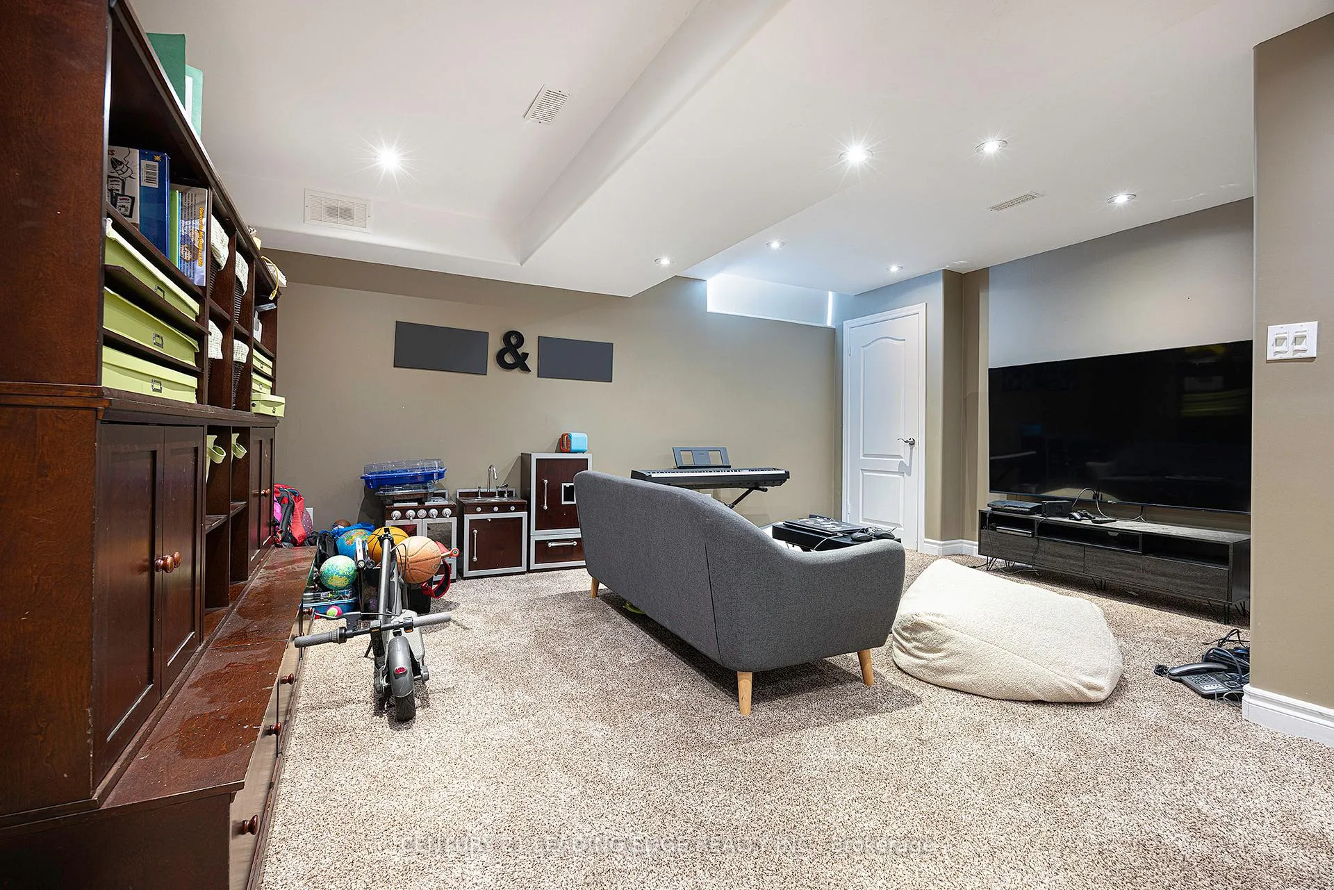 Photo 27 of 29 Bullock Drive, Markham, Old Markham Village — HOMEH