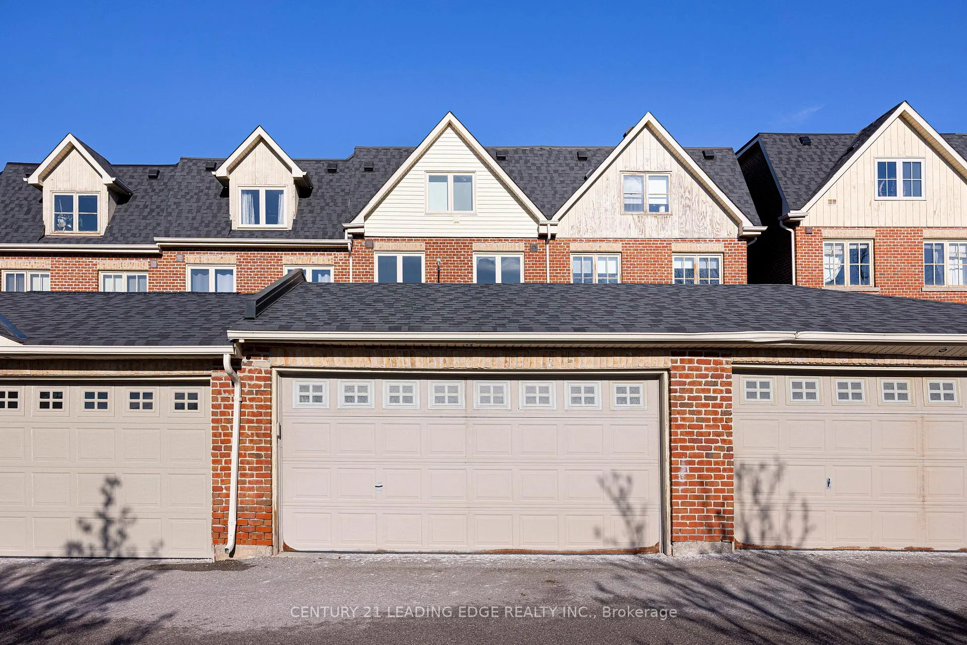 Photo 32 of 29 Bullock Drive, Markham, Old Markham Village — HOMEH