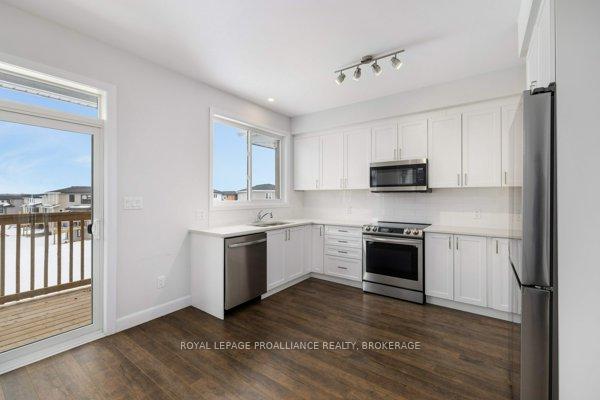 Photo 20 of 129 Superior Drive, Loyalist, Amherstview — HOMEH