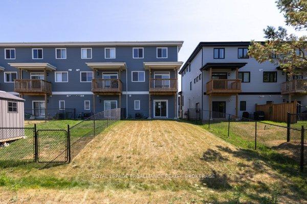 Photo 40 of 129 Superior Drive, Loyalist, Amherstview — HOMEH