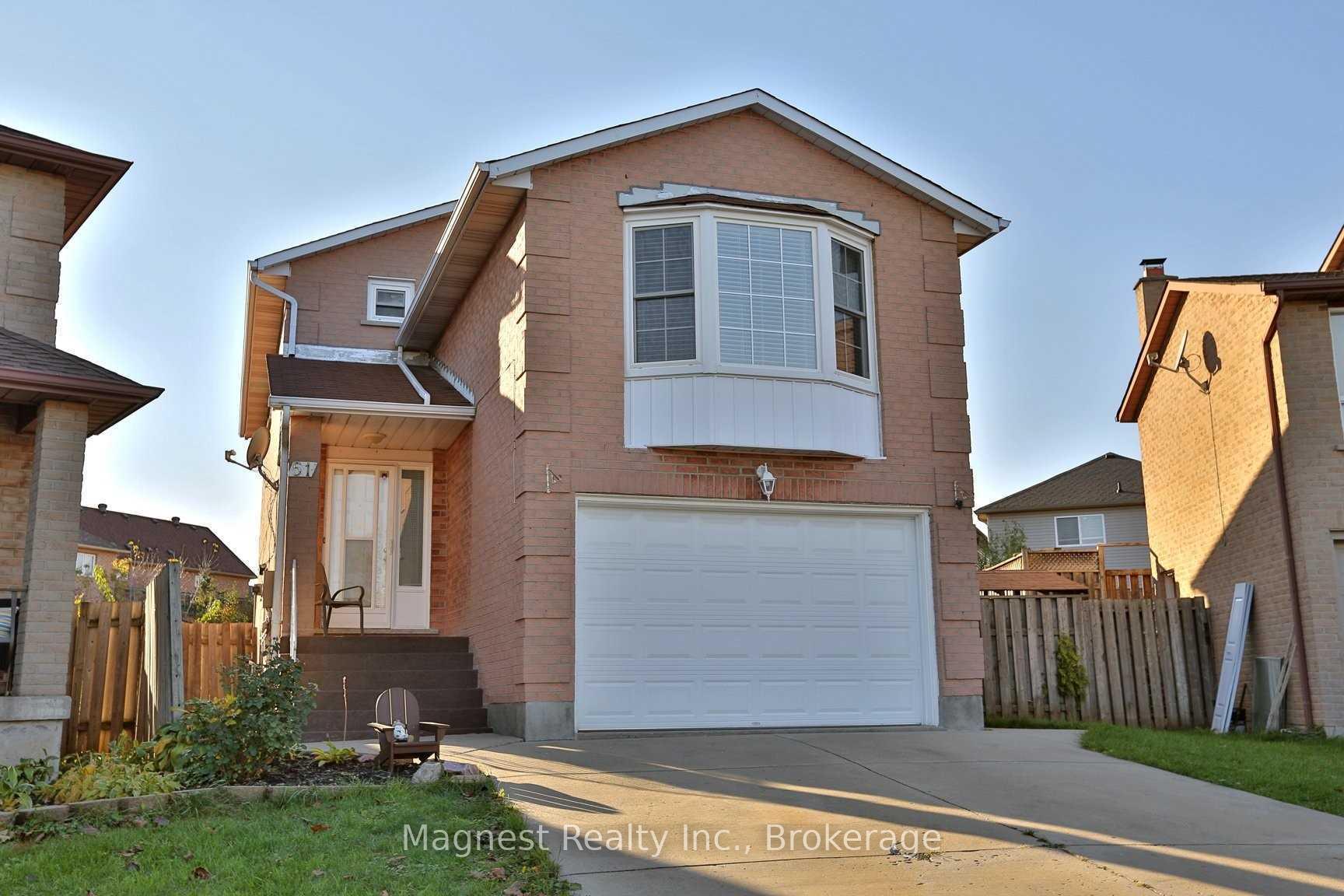 Photo 2 of 51 Russet Court, Hamilton, Stoney Creek — HOMEH