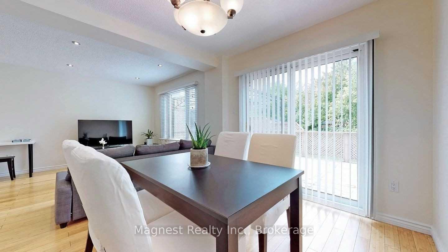 Photo 7 of 51 Russet Court, Hamilton, Stoney Creek — HOMEH