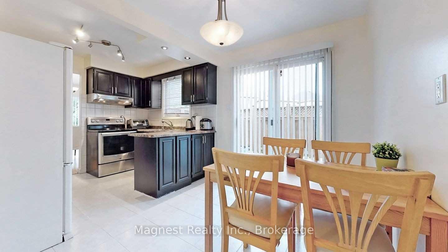 Photo 8 of 51 Russet Court, Hamilton, Stoney Creek — HOMEH