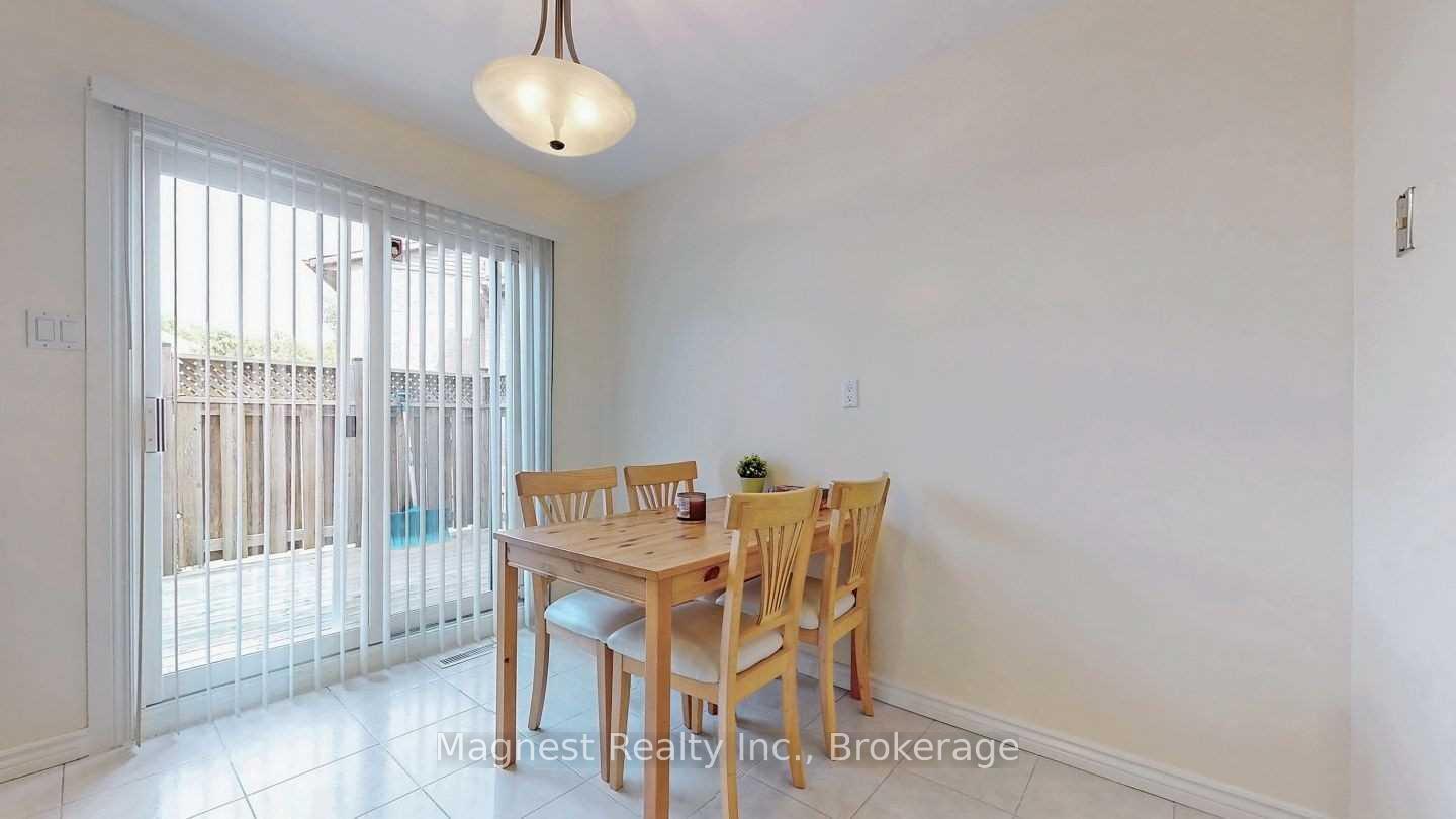 Photo 9 of 51 Russet Court, Hamilton, Stoney Creek — HOMEH