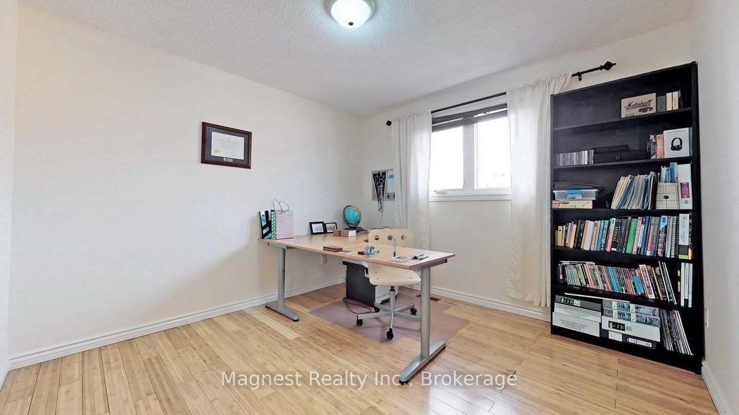 Photo 14 of 51 Russet Court, Hamilton, Stoney Creek — HOMEH