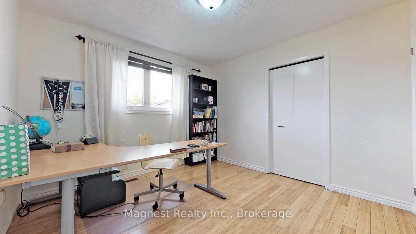 Photo 15 of 51 Russet Court, Hamilton, Stoney Creek — HOMEH