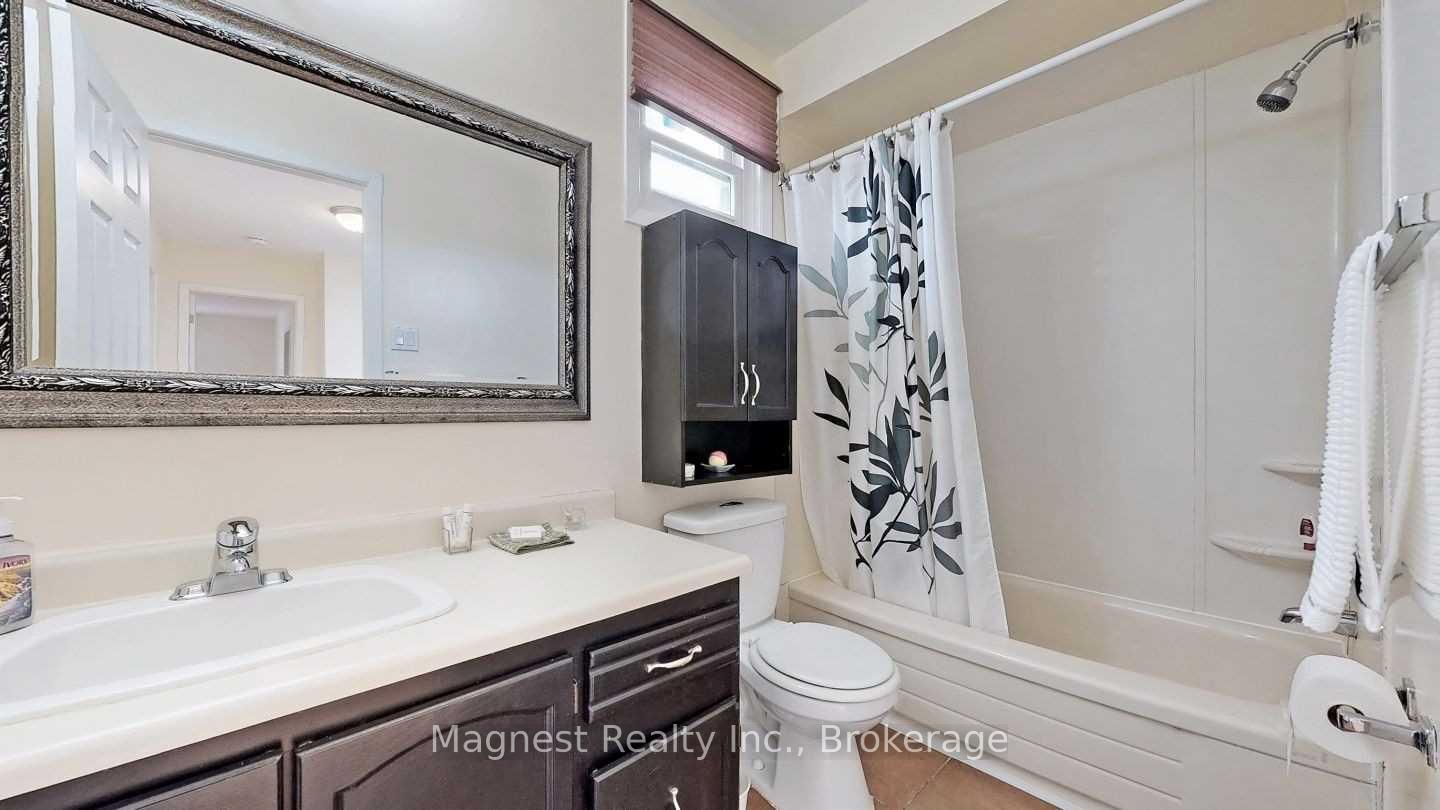 Photo 16 of 51 Russet Court, Hamilton, Stoney Creek — HOMEH