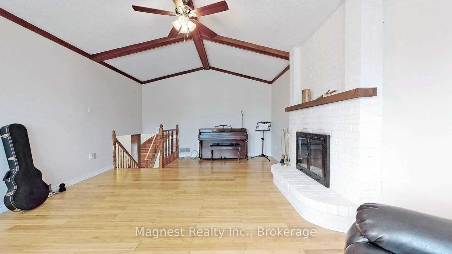 Photo 18 of 51 Russet Court, Hamilton, Stoney Creek — HOMEH