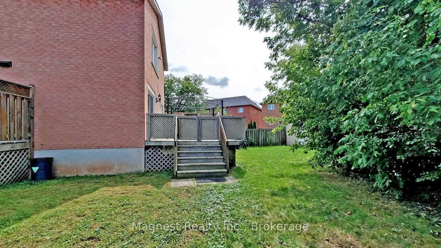 Photo 21 of 51 Russet Court, Hamilton, Stoney Creek — HOMEH