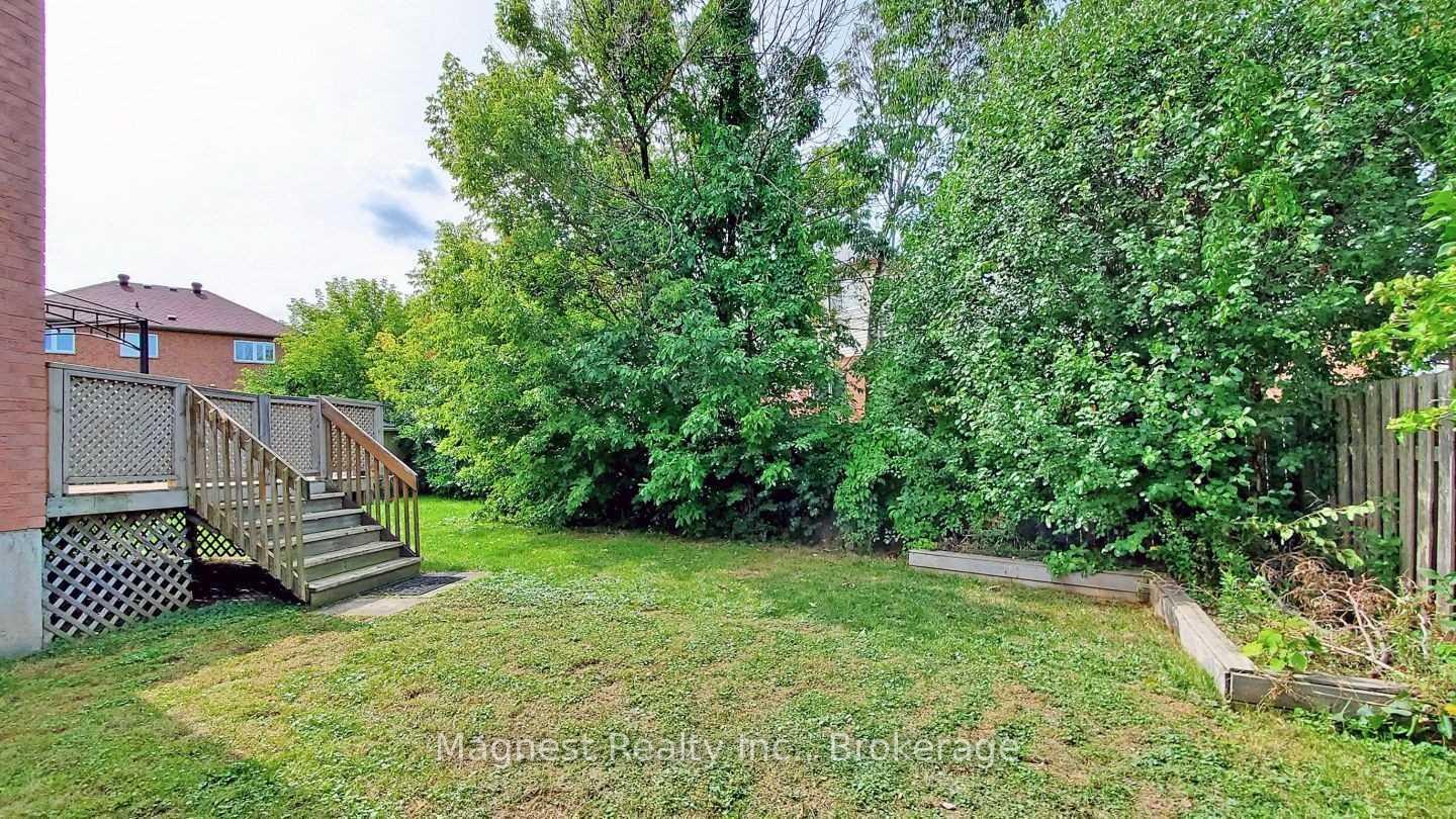 Photo 23 of 51 Russet Court, Hamilton, Stoney Creek — HOMEH