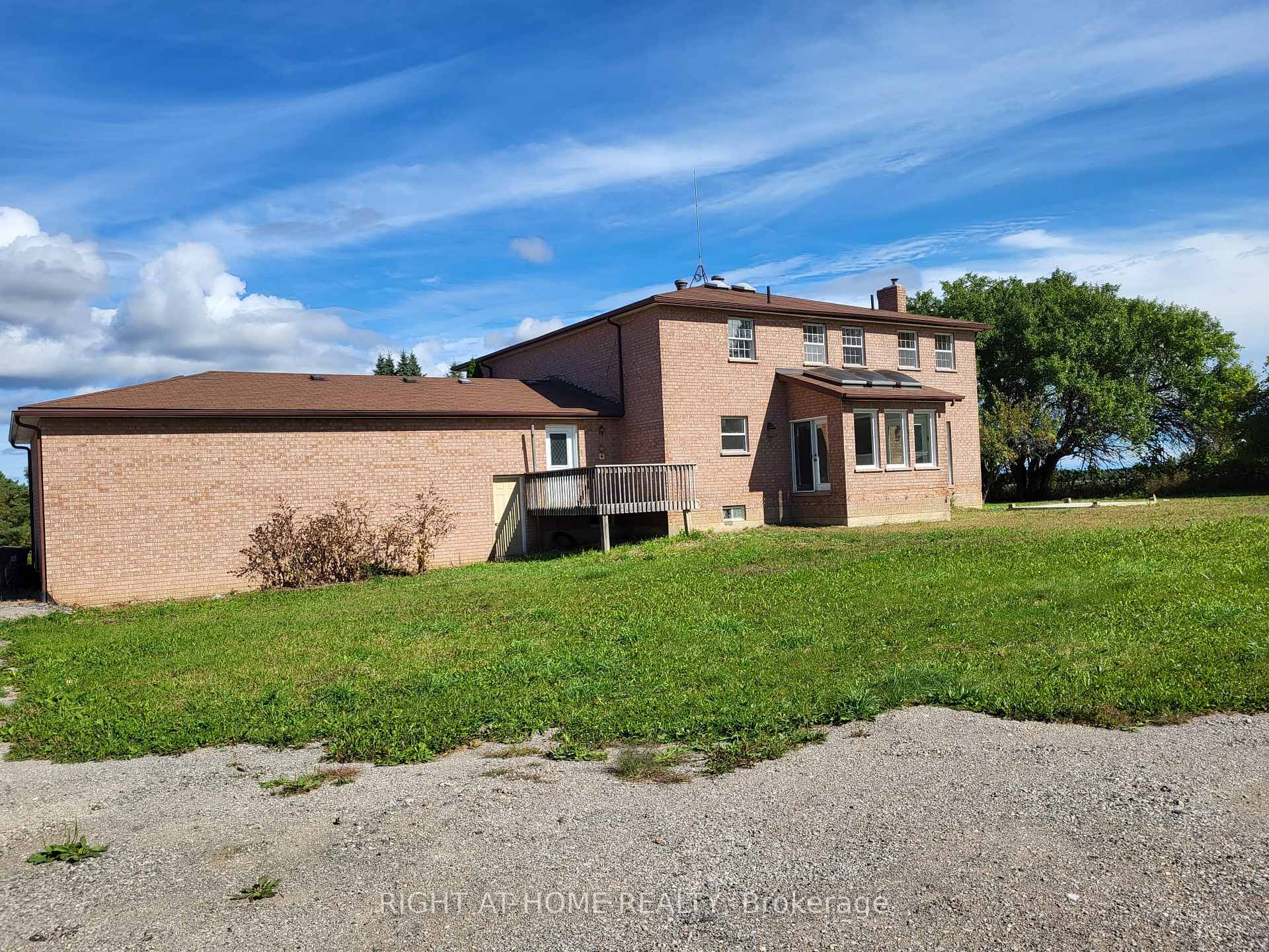 Photo 5 of 1941 7th Line, Innisfil, Rural Innisfil — HOMEH