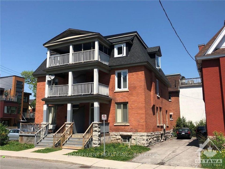 Front of Unit 3, 79 Goulburn Avenue