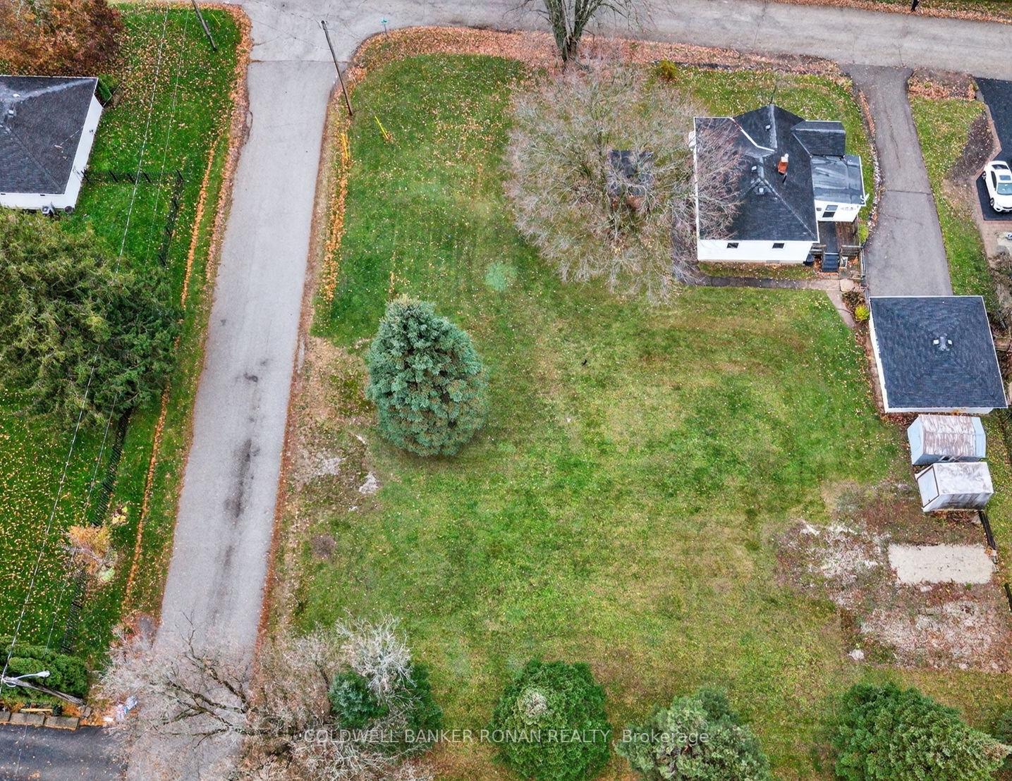 Photo 3 of 10 Hamilton Street, Innisfil, Cookstown — HOMEH