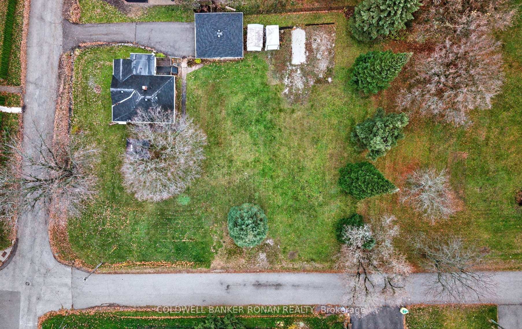 Photo 4 of 10 Hamilton Street, Innisfil, Cookstown — HOMEH