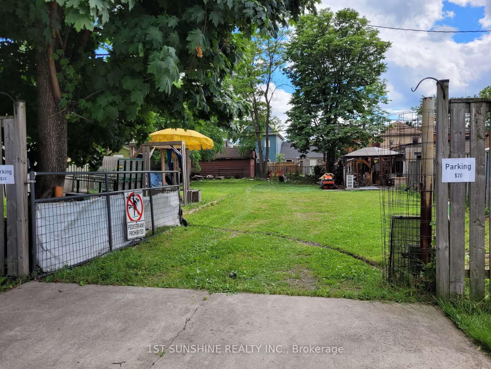 Photo 1 of 4 Solidarnosc Place, Hamilton, Stipley — HOMEH
