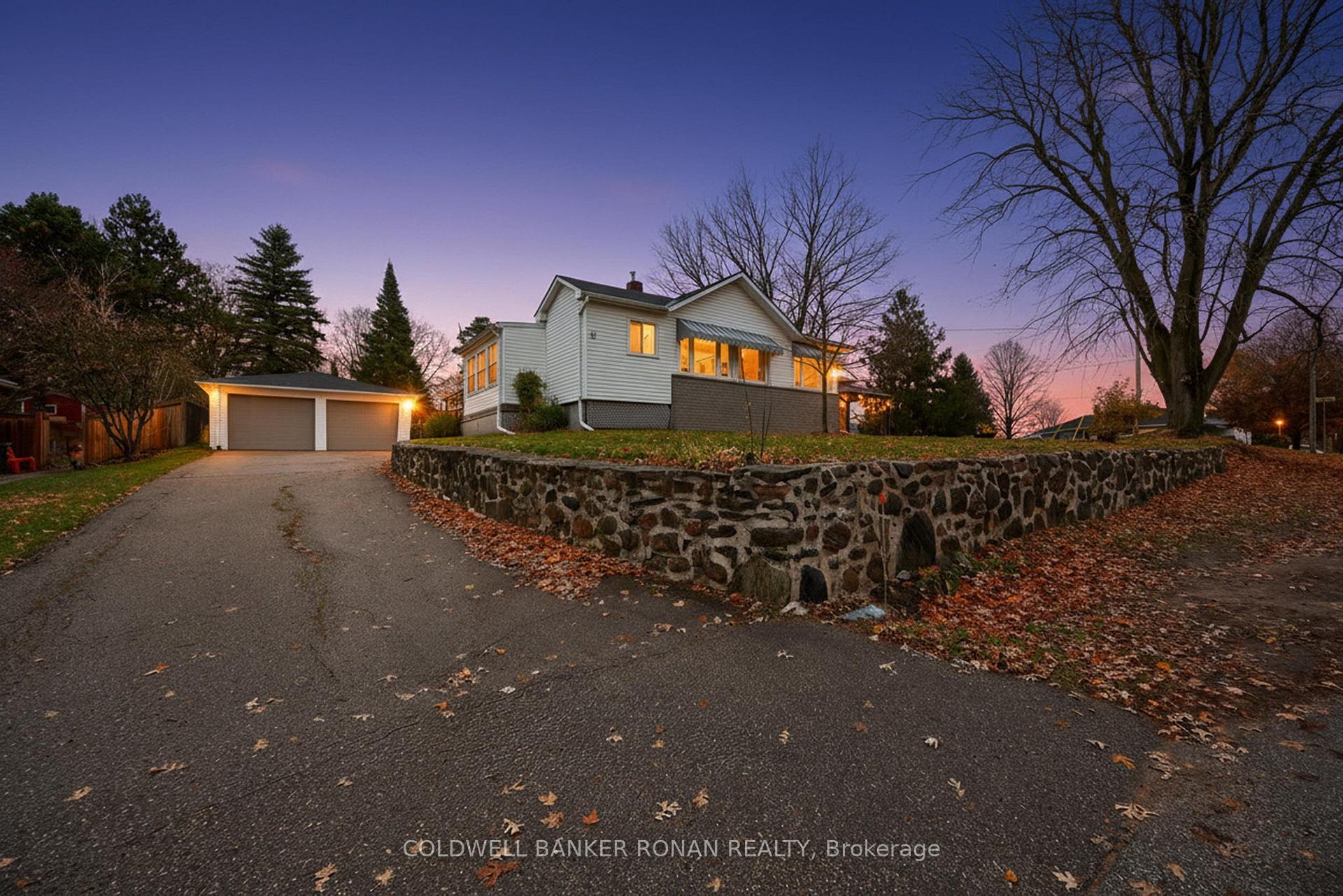 Photo 1 of 3 Cook Avenue, Innisfil, Cookstown — HOMEH