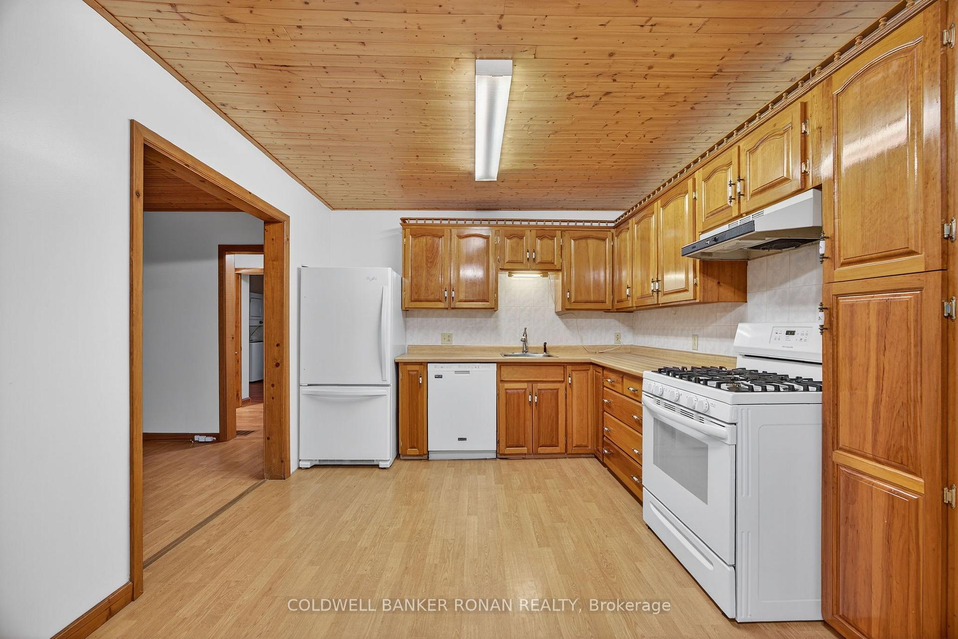 Photo 10 of 3 Cook Avenue, Innisfil, Cookstown — HOMEH