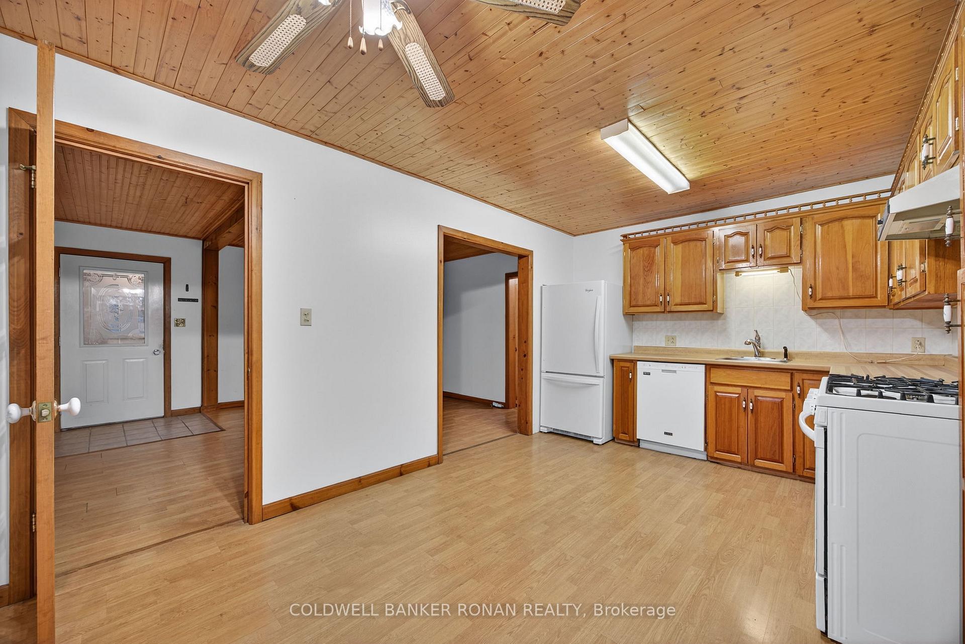 Photo 13 of 3 Cook Avenue, Innisfil, Cookstown — HOMEH