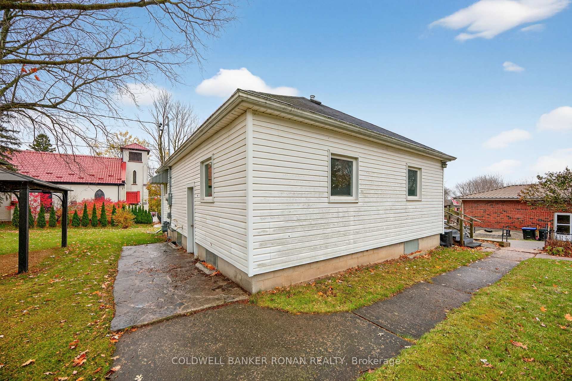 Photo 21 of 3 Cook Avenue, Innisfil, Cookstown — HOMEH